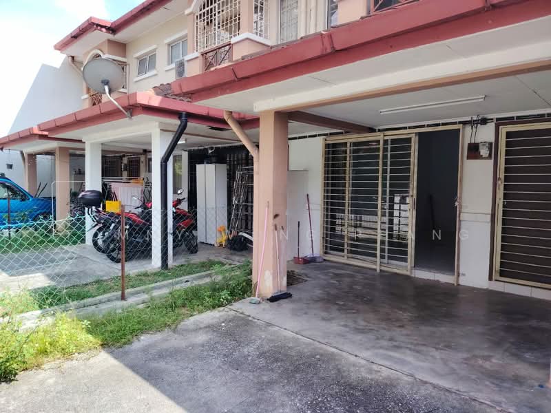 2-storey Terraced House for Sale in Taman Lestari Putra (Seri Kembangan) - Tommy Wong Phang - Exterior - PropertyGuru.com.my