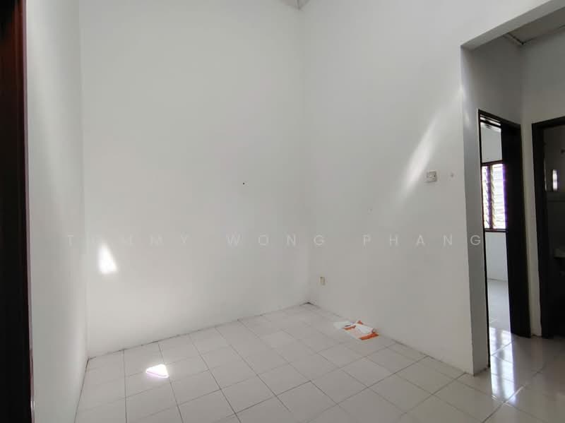 2-storey Terraced House for Sale in Taman Lestari Putra (Seri Kembangan) - Tommy Wong Phang - Interior - PropertyGuru.com.my