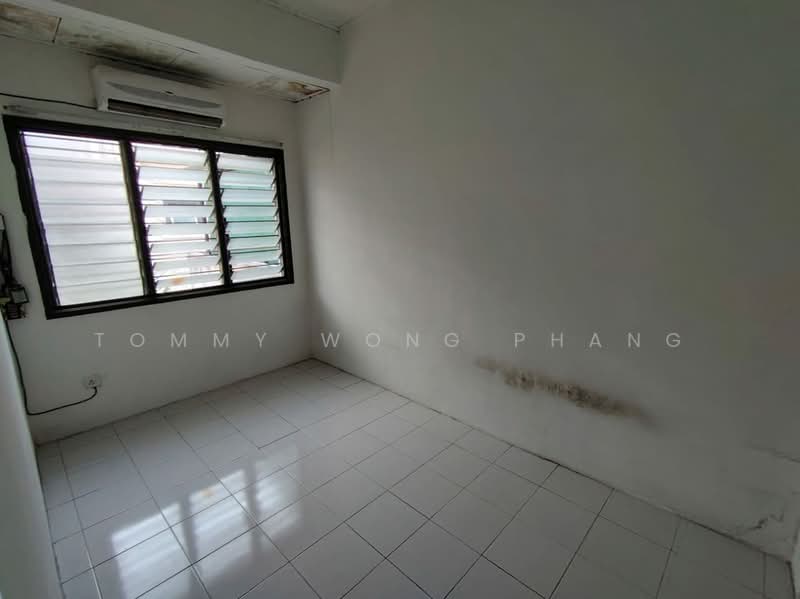 2-storey Terraced House for Sale in Taman Lestari Putra (Seri Kembangan) - Tommy Wong Phang - Interior - PropertyGuru.com.my