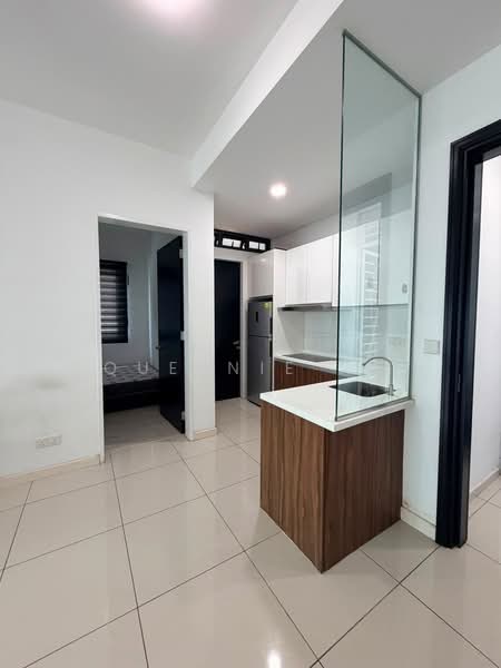Kediaman Servis untuk Dijual di Setia Sky 88 - Queenie Ng - Kitchen - PropertyGuru.com.my