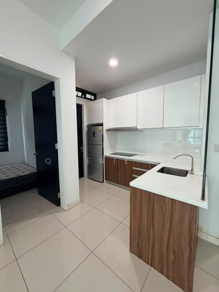 Kediaman Servis untuk Dijual di Setia Sky 88 - Queenie Ng - Kitchen - PropertyGuru.com.my