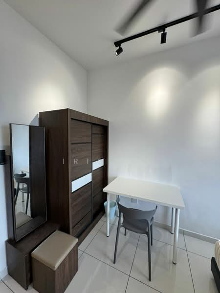 Kediaman Servis untuk Disewa di Kenwingston Platz - Iris Lee - Bedroom - PropertyGuru.com.my