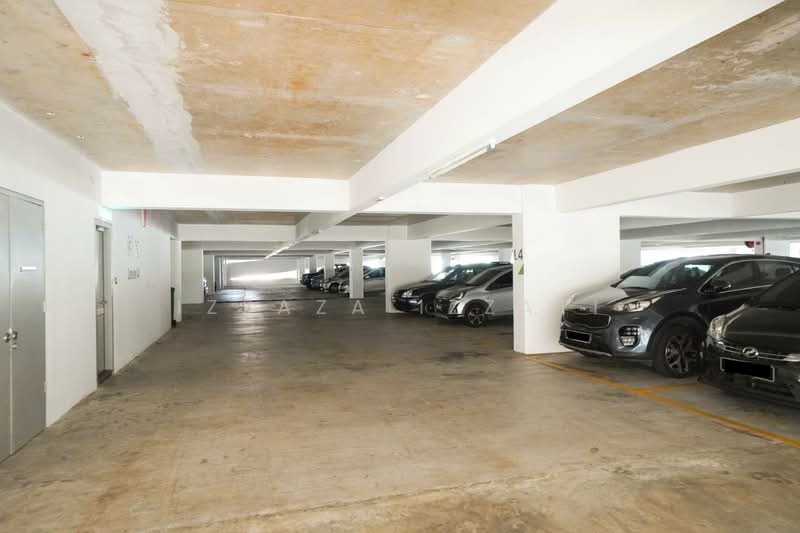 Kondominium untuk Dijual di Upperville @ 16 Quartz - Izzaza Izzati - Car Park - PropertyGuru.com.my