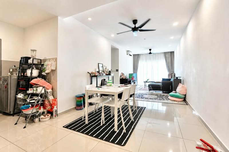 Kondominium untuk Dijual di Upperville @ 16 Quartz - Izzaza Izzati - Kitchen - PropertyGuru.com.my