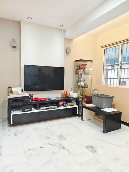 Rumah Teres 2-Tingkat untuk Dijual di Taman Kajang Jaya (Kajang) - Bee Luan Ng - Living Room - PropertyGuru.com.my