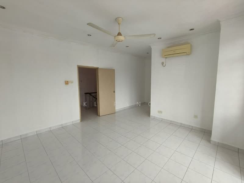 2-storey Terraced House for Sale in Taman Seri Orkid (Skudai) - KL Pang - Living Room - PropertyGuru.com.my