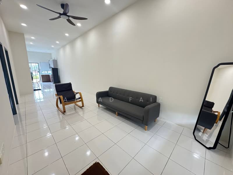 Rumah Teres 1-Tingkat untuk Disewa di Dengkil (Selangor) - Ahmad Faiz - Living Room - PropertyGuru.com.my