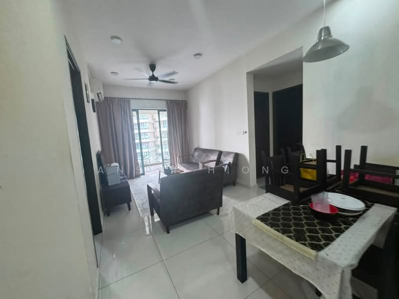 Kondominium untuk Dijual di Bay Point @ Country Garden Danga Bay - Anson Hiong - Living Room - PropertyGuru.com.my