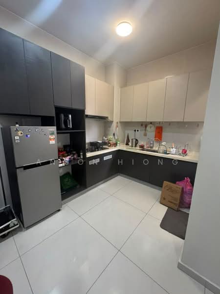 Kondominium untuk Dijual di Bay Point @ Country Garden Danga Bay - Anson Hiong - Kitchen - PropertyGuru.com.my