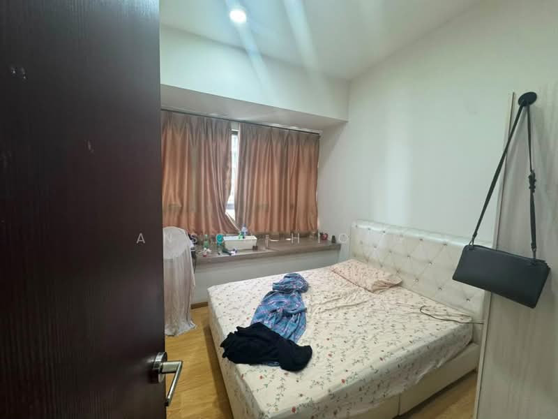 Kondominium untuk Dijual di Bay Point @ Country Garden Danga Bay - Anson Hiong - Bedroom - PropertyGuru.com.my