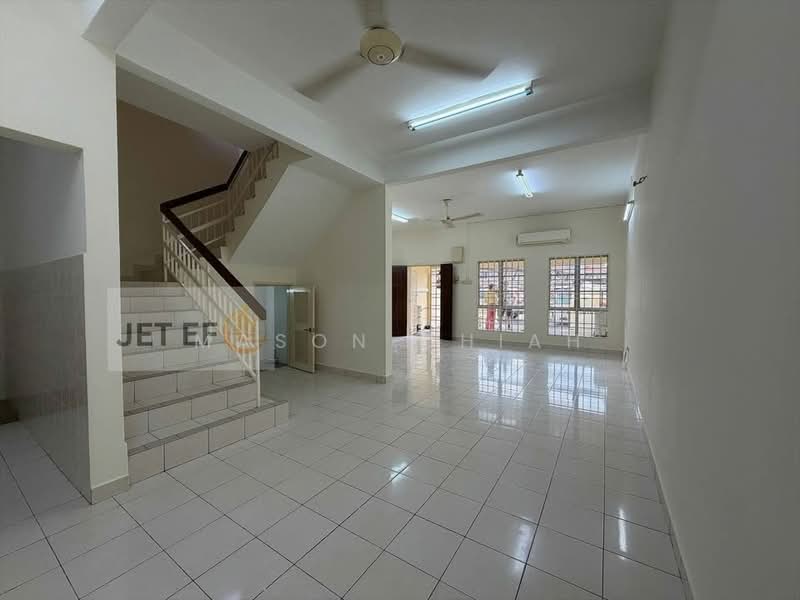 Rumah Teres 2-Tingkat untuk Dijual di Bandar Bukit Tinggi 2 (Klang) - Mason Chiah - Living Room - PropertyGuru.com.my