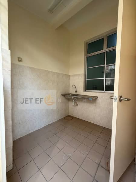 Rumah Teres 2-Tingkat untuk Dijual di Bandar Bukit Tinggi 2 (Klang) - Mason Chiah - Kitchen - PropertyGuru.com.my