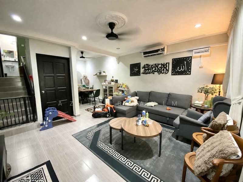 1.5-storey Terraced House for Sale in Seksyen 7 (Kota Damansara) - Azli Ibrahim - Living Room - PropertyGuru.com.my