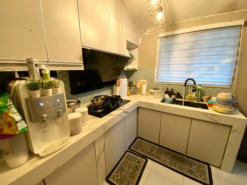 1.5-storey Terraced House for Sale in Seksyen 7 (Kota Damansara) - Azli Ibrahim - Kitchen - PropertyGuru.com.my