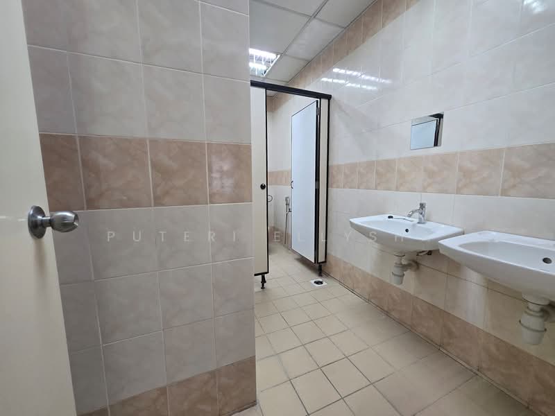 Pejabat untuk Disewa di KLCC (KL City Centre) - Puteri Ellysha - Bathroom - PropertyGuru.com.my