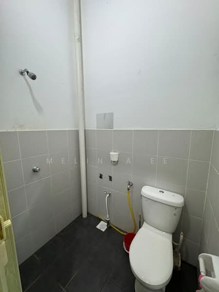 Rumah Teres 2-Tingkat untuk Disewa di Taman Scientex Jaya (Senai) - Melinda Ee - Bathroom - PropertyGuru.com.my