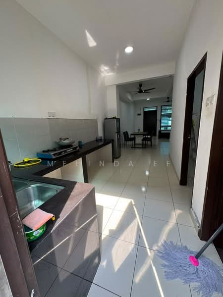 Rumah Teres 2-Tingkat untuk Disewa di Taman Scientex Jaya (Senai) - Melinda Ee - Kitchen - PropertyGuru.com.my