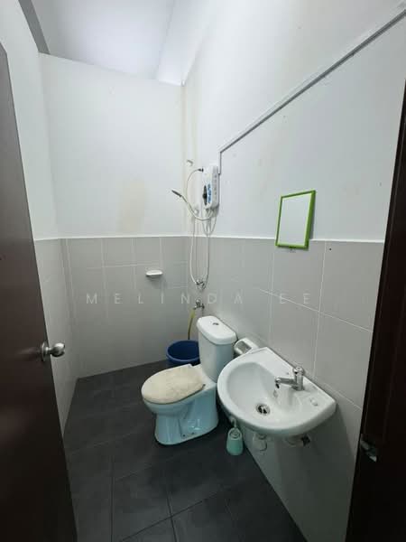 Rumah Teres 2-Tingkat untuk Disewa di Taman Scientex Jaya (Senai) - Melinda Ee - Bathroom - PropertyGuru.com.my