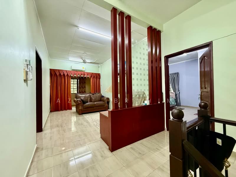 2-storey Terraced House for Sale in Putra Heights (Subang Jaya) - Azli Ibrahim - Living Room - PropertyGuru.com.my