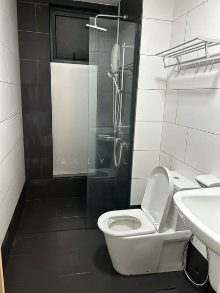 Servis Apartment untuk Disewa di Univ 360 Place - Ally Lee - Bathroom - PropertyGuru.com.my