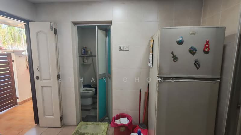 Rumah Teres untuk Dijual di Bandar Putra Permai (Seri Kembangan) - Ethan Chong - Bathroom - PropertyGuru.com.my