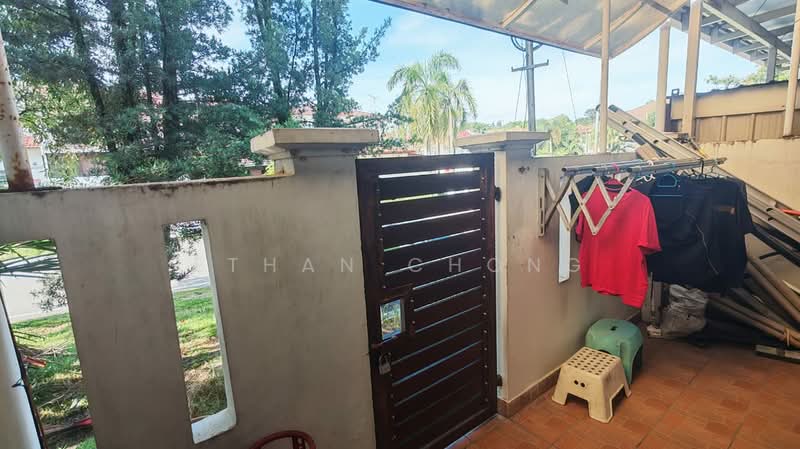Rumah Teres untuk Dijual di Bandar Putra Permai (Seri Kembangan) - Ethan Chong - Exterior - PropertyGuru.com.my