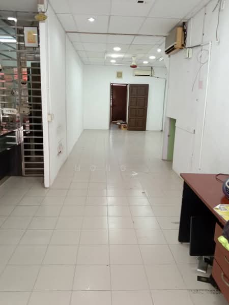 Kedai untuk Disewa di Taman Seri Indah (Batu Maung) - Hong . - Interior - PropertyGuru.com.my