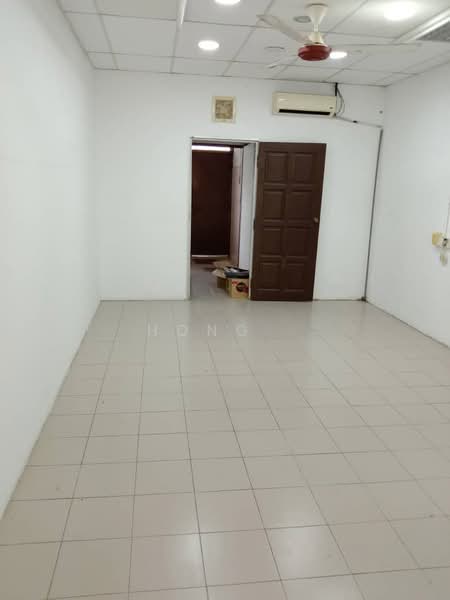 Kedai untuk Disewa di Taman Seri Indah (Batu Maung) - Hong . - Interior - PropertyGuru.com.my