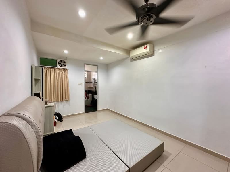 Rumah Teres 2-Tingkat untuk Dijual di Island Glades (Jelutong) - Gary Goh - Bedroom - PropertyGuru.com.my