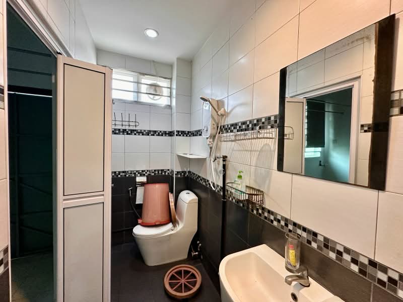 Rumah Teres 2-Tingkat untuk Dijual di Island Glades (Jelutong) - Gary Goh - Bathroom - PropertyGuru.com.my
