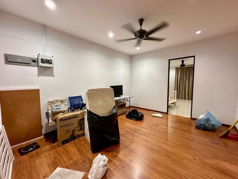 Rumah Teres 2-Tingkat untuk Dijual di Island Glades (Jelutong) - Gary Goh - Living Room - PropertyGuru.com.my