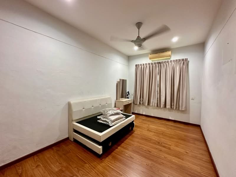 Rumah Teres 2-Tingkat untuk Dijual di Island Glades (Jelutong) - Gary Goh - Bedroom - PropertyGuru.com.my