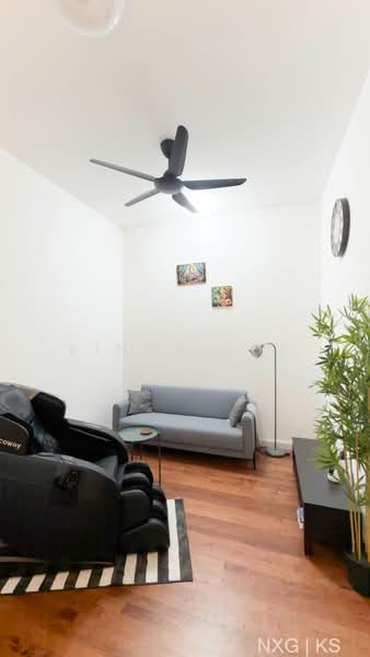 2-storey Terraced House for Rent in Sungai Buloh (Selangor) - Kings Soe - Living Room - PropertyGuru.com.my