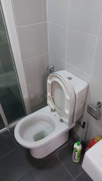 Kediaman Servis untuk Disewa di Cerrado Residence @ Southville City - Ally Lee - Bathroom - PropertyGuru.com.my