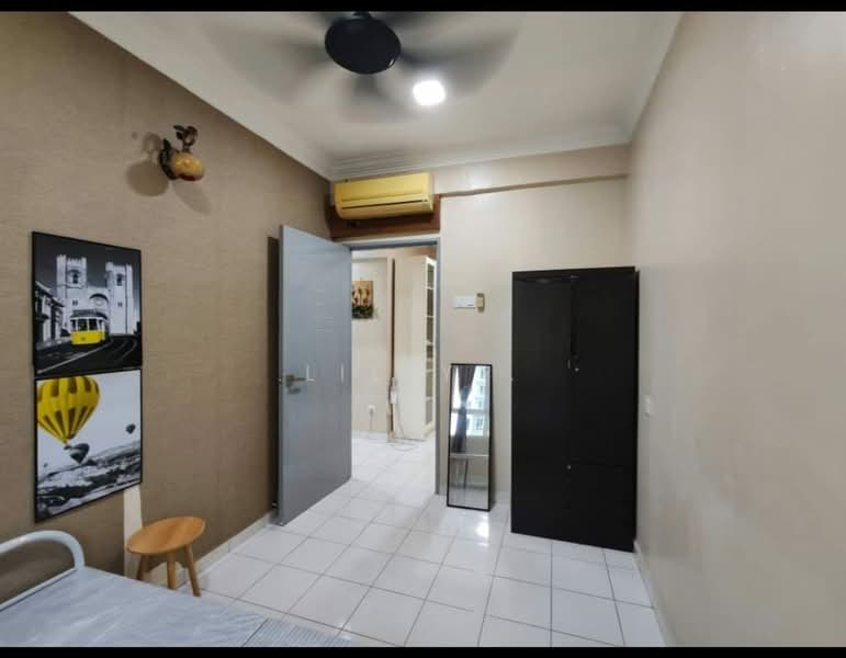 Condominium for Rent at Putra Place Condominium - Lilly . - Bedroom - PropertyGuru.com.my