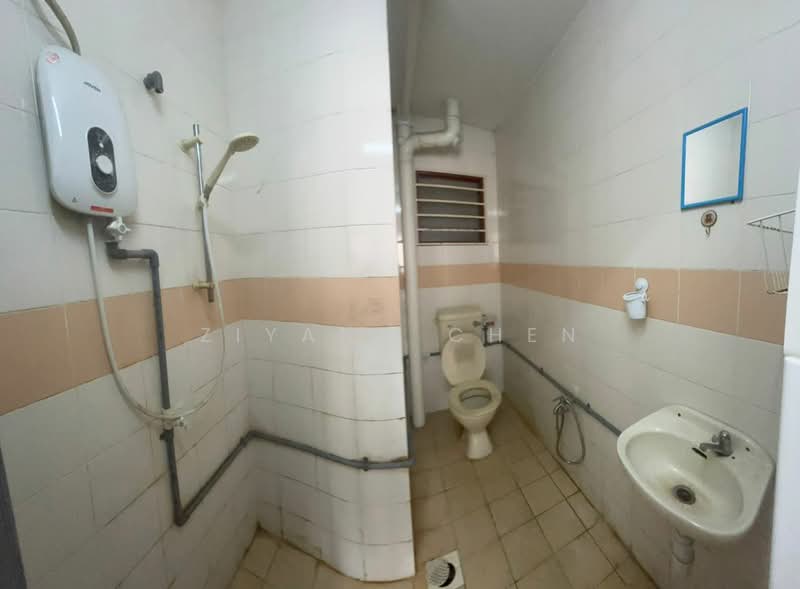 Apartment for Rent at Damai Apartment - Ziyang Chen - Bathroom - PropertyGuru.com.my