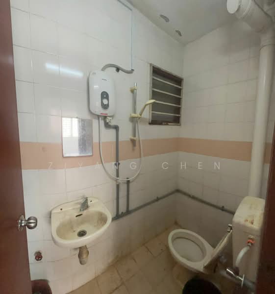 Apartment for Rent at Damai Apartment - Ziyang Chen - Bathroom - PropertyGuru.com.my