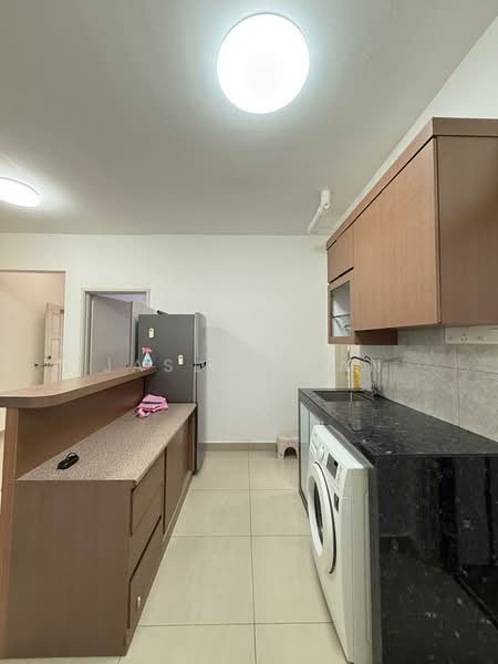 Kediaman Servis untuk Dijual di SuriaMas Suites - Jaslyn Tan - Kitchen - PropertyGuru.com.my