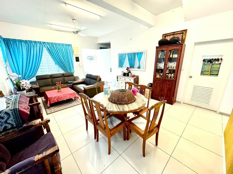 2-storey Terraced House for Sale in Seremban (Negeri Sembilan) - Mimie Nawawi - Living Room - PropertyGuru.com.my