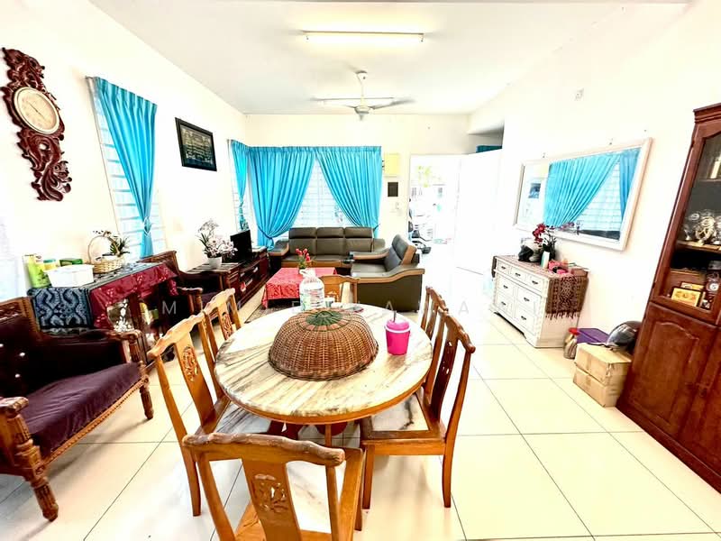 2-storey Terraced House for Sale in Seremban (Negeri Sembilan) - Mimie Nawawi - Living Room - PropertyGuru.com.my