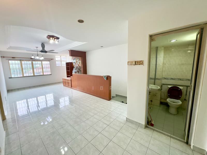 Townhouse for Sale in Taman Lagenda Mas (Cheras) - Azli Ibrahim - Living Room - PropertyGuru.com.my