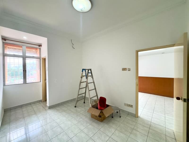 Townhouse for Sale in Taman Lagenda Mas (Cheras) - Azli Ibrahim - Living Room - PropertyGuru.com.my