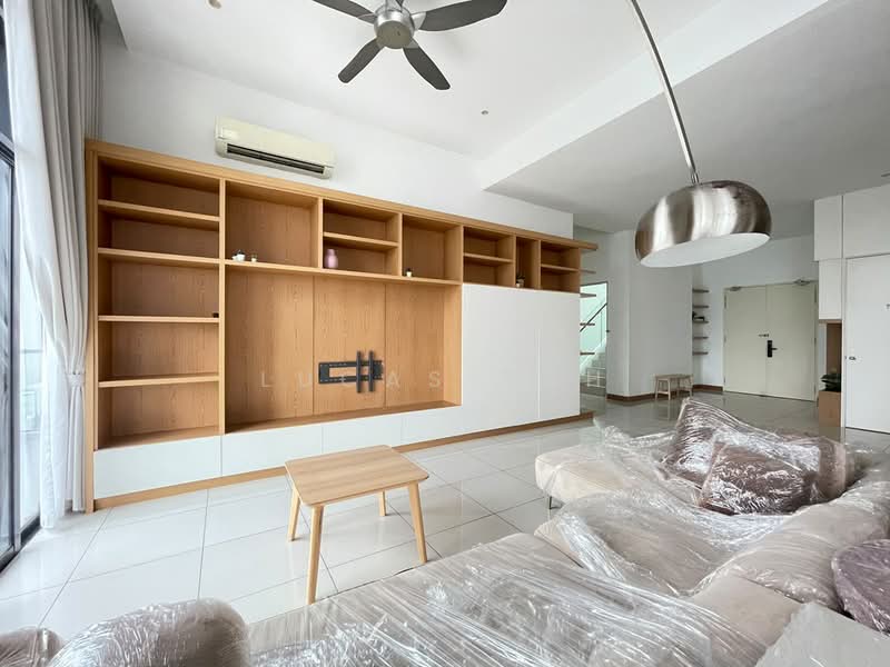 Kondominium untuk Dijual di Dua Menjalara - Lucas Toh - Living Room - PropertyGuru.com.my