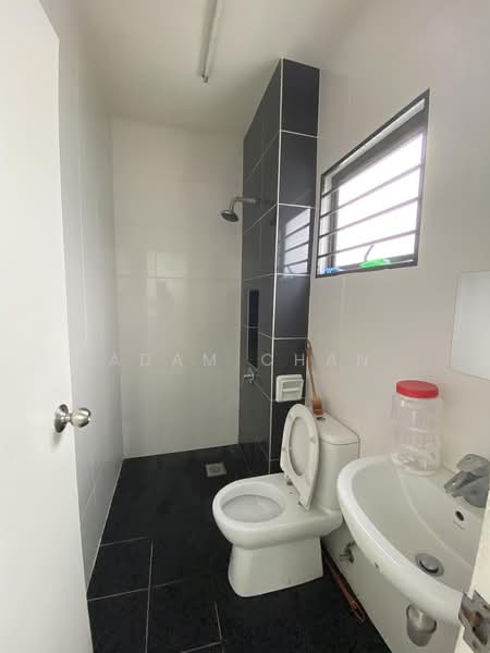 3-storey Terraced House for Rent in Shah Alam (Selangor) - Adam Chan - Bathroom - PropertyGuru.com.my