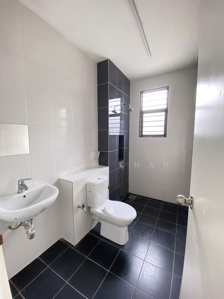 3-storey Terraced House for Rent in Shah Alam (Selangor) - Adam Chan - Bathroom - PropertyGuru.com.my