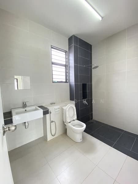 3-storey Terraced House for Rent in Shah Alam (Selangor) - Adam Chan - Bathroom - PropertyGuru.com.my