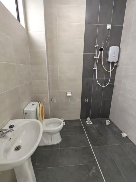 Rumah Kluster untuk Disewa di Taman Mutiara Mas (Skudai) - CS Tan - Bathroom - PropertyGuru.com.my