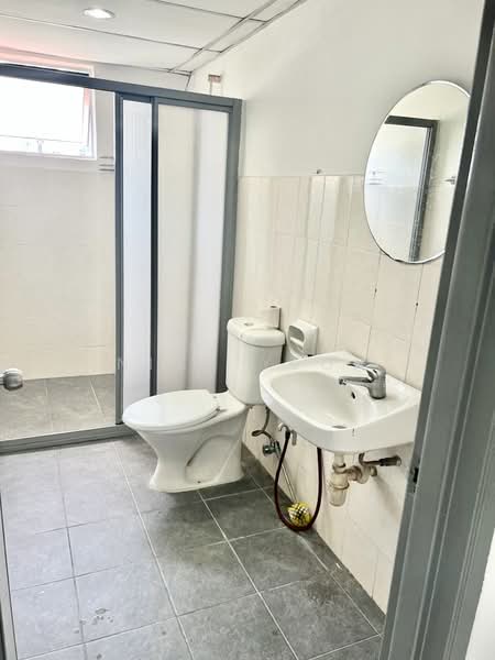 Pangsapuri untuk Dijual di Bayu Puteri - Nick Yeoh - Bathroom - PropertyGuru.com.my