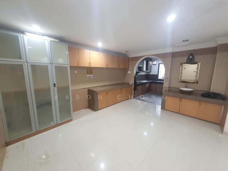 Rumah Teres 2-Tingkat untuk Dijual di Bandar Putra Permai (Seri Kembangan) - Aaron Chong - Kitchen - PropertyGuru.com.my