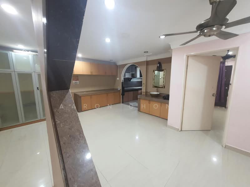 Rumah Teres 2-Tingkat untuk Dijual di Bandar Putra Permai (Seri Kembangan) - Aaron Chong - Kitchen - PropertyGuru.com.my